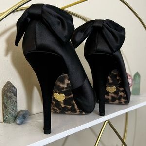 Betsy Johnson Satin Platform Heel Bow Open Toe Pumps Leopard sole 9.5